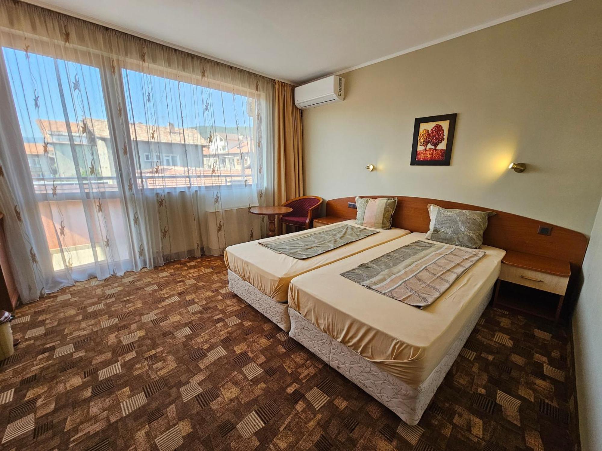 Family Hotel Jeri Velingrad Ngoại thất bức ảnh